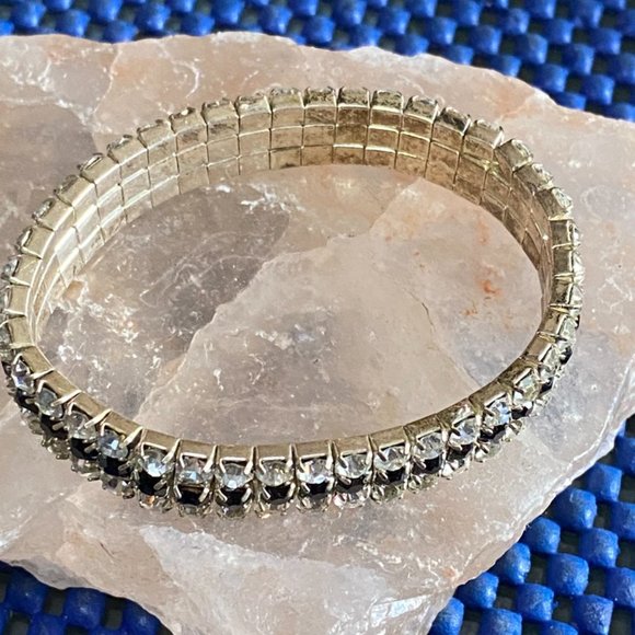 3 ROW SILVER RHINESTONE CRYSTAL STRETCH BRACELET BANGLE - Picture 5 of 5